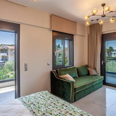 Olia Seaside 120m From The Apartment *