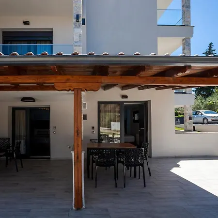 Olia Seaside 120m From The Apartment *