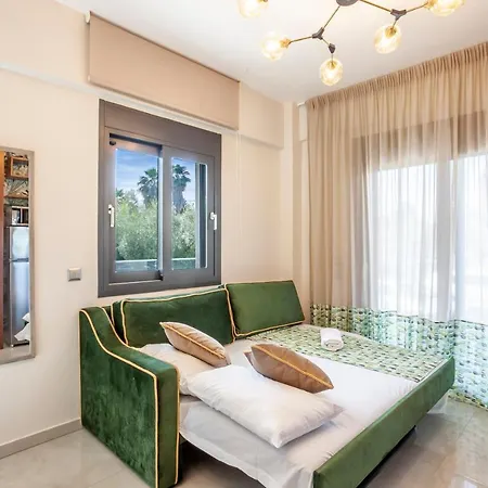 Olia Seaside 120m From The شقة