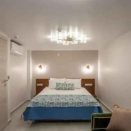 Olia Seaside 120m From The Pefkochori