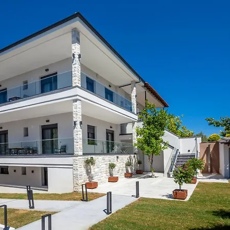 Olia Seaside 120m From The Апартаменты *