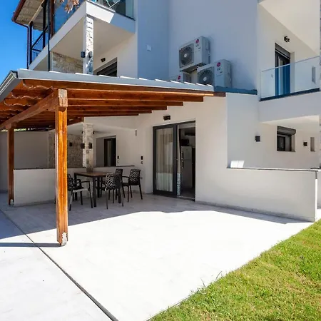 Olia Seaside 120m From The