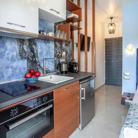 Апартаменты Olia Seaside 120m From The Пефкохори
