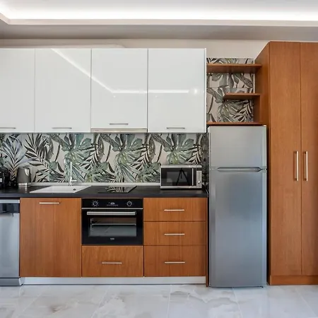 Апартаменты Olia Seaside 120m From The *