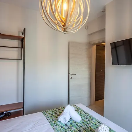 Olia Seaside 120m From The Pefkochori