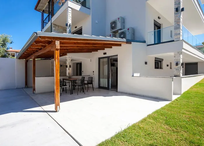 Olia Seaside 120m From The